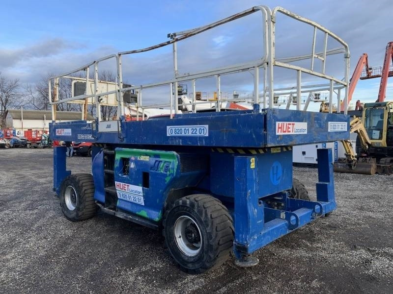 JLG 3394RT - 12m, 4x4, diesel - 剪式升降机:图1 JLG 3394RT - 12m, 4x4, diesel - 剪式升降机:图1