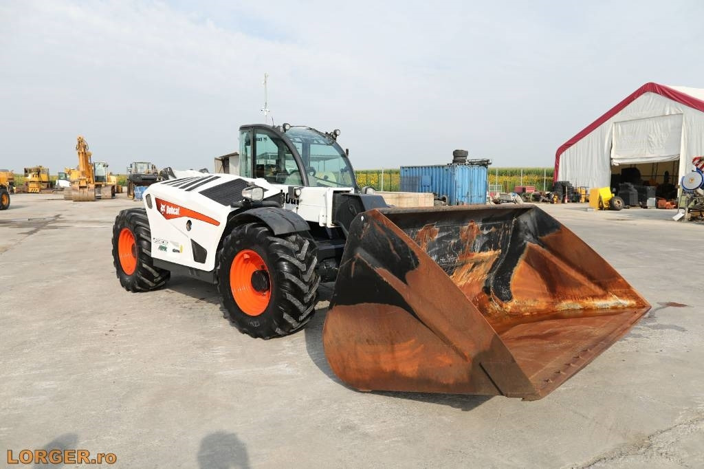 Bobcat TL38.70HF  - 伸缩臂叉装车:图4 Bobcat TL38.70HF  - 伸缩臂叉装车:图4