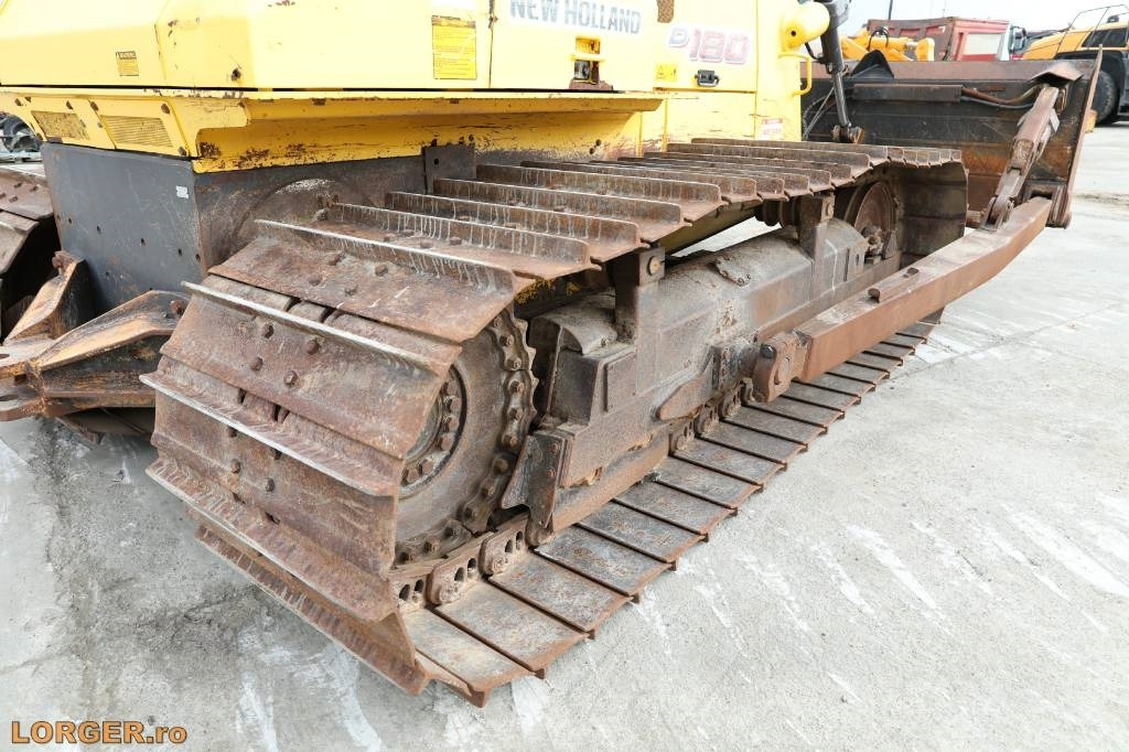 推土机 New Holland D 180：图16