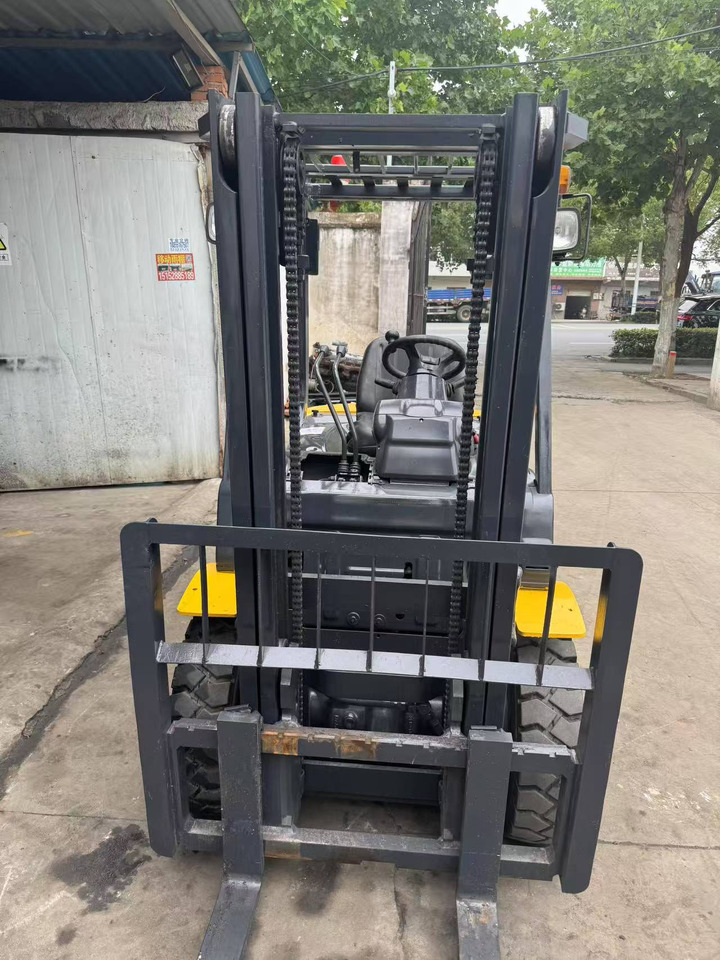 KOMATSU FD30 - 叉车:图2 KOMATSU FD30 - 叉车:图2