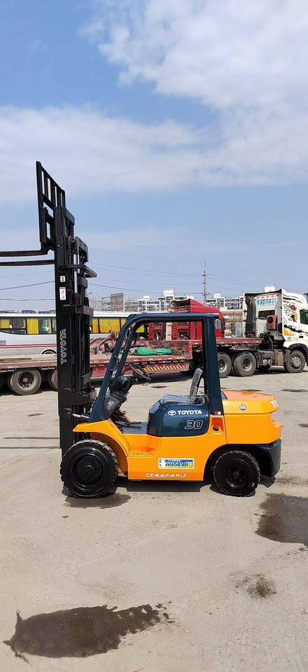 TOYATO 3TONS - 叉车:图2 TOYATO 3TONS - 叉车:图2