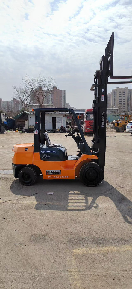 TOYATO 3TONS - 叉车:图4 TOYATO 3TONS - 叉车:图4