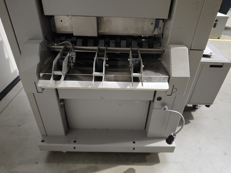 Horizon VAC-100 c | collator | 10 stations | 2005 | 1.17 mio - 移印机:图2 Horizon VAC-100 c | collator | 10 stations | 2005 | 1.17 mio - 移印机:图2