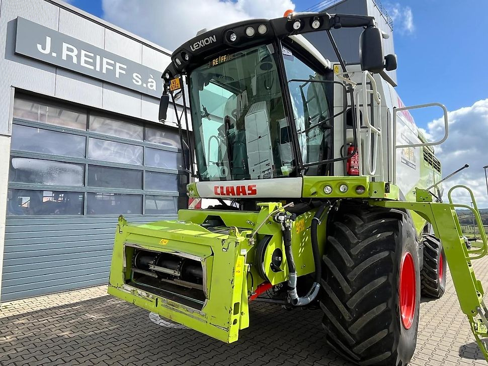 J.Reiff Sarl
Herr Stefan Neukirch - 77 Z.I in den - 联合收割机:图3 J.Reiff Sarl
Herr Stefan Neukirch - 77 Z.I in den - 联合收割机:图3