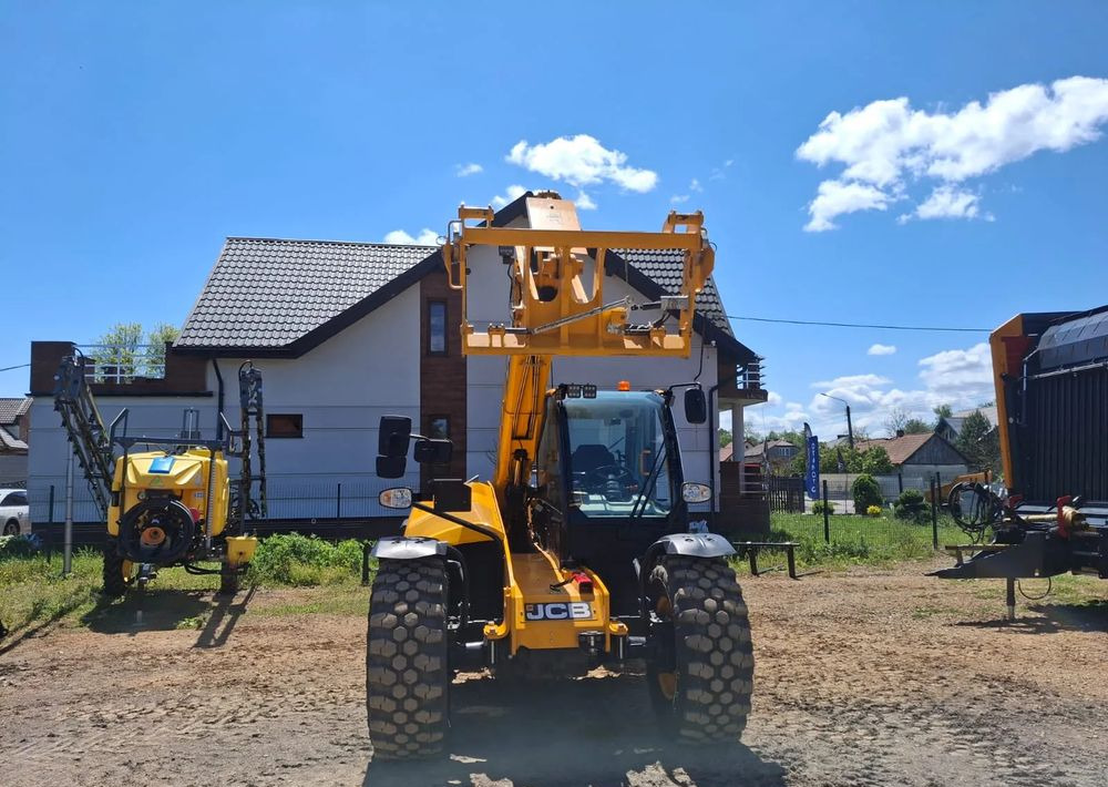 JCB 542-70 Agri Xtra - 伸缩臂叉装车:图5 JCB 542-70 Agri Xtra - 伸缩臂叉装车:图5