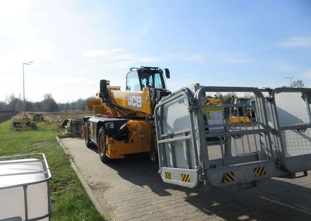 JCB JCB ROTO 555P210R - 伸缩臂叉装车:图4 JCB JCB ROTO 555P210R - 伸缩臂叉装车:图4
