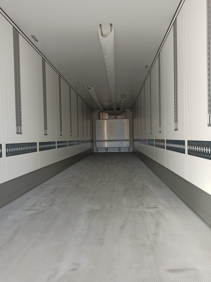 SCHMITZ CARGOBULL ThermoKing SKO 24/L - 13.4 FP COOL V7 FP 60 SMART - 冷藏半拖车:图5 SCHMITZ CARGOBULL ThermoKing SKO 24/L - 13.4 FP COOL V7 FP 60 SMART - 冷藏半拖车:图5