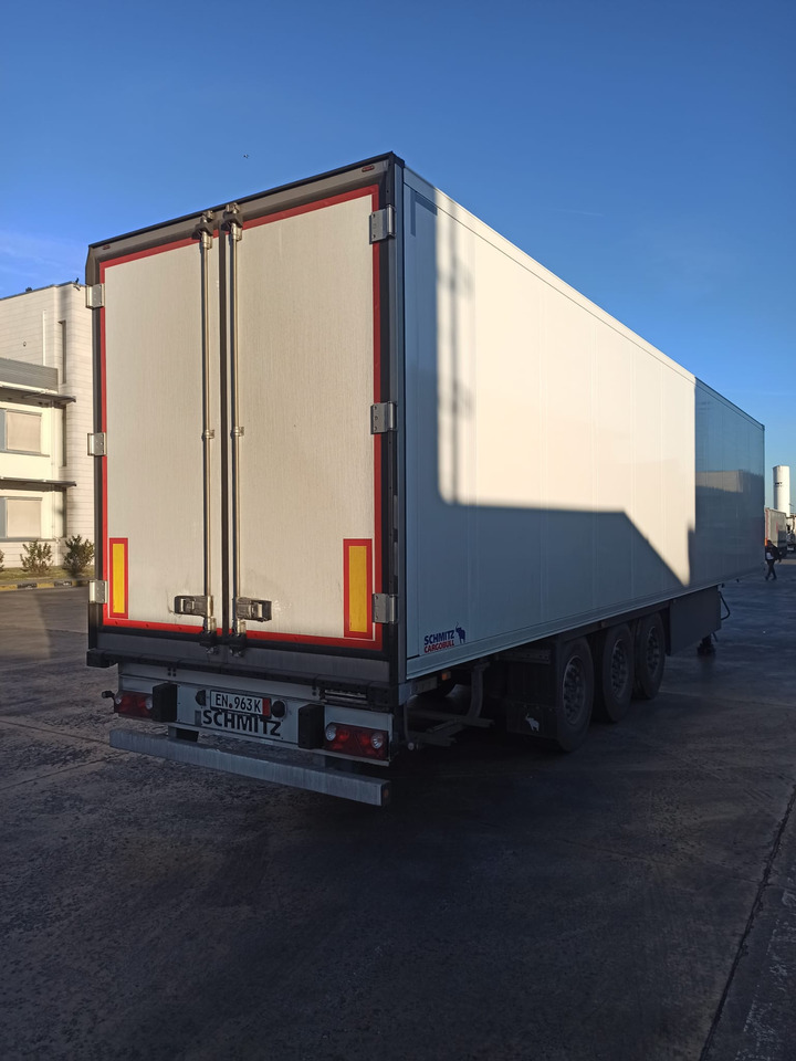 SCHMITZ CARGOBULL ThermoKing SKO 24/L - 13.4 FP COOL V7 FP 60 SMART - 冷藏半拖车:图4 SCHMITZ CARGOBULL ThermoKing SKO 24/L - 13.4 FP COOL V7 FP 60 SMART - 冷藏半拖车:图4