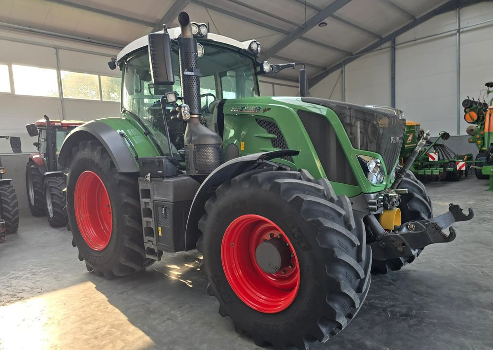 Fendt 828 S4 ProfiPlus - 拖拉机:图2 Fendt 828 S4 ProfiPlus - 拖拉机:图2