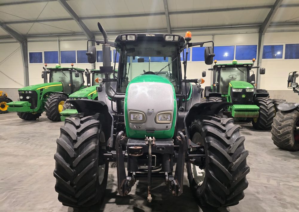 Valtra N 141 - 拖拉机:图5 Valtra N 141 - 拖拉机:图5