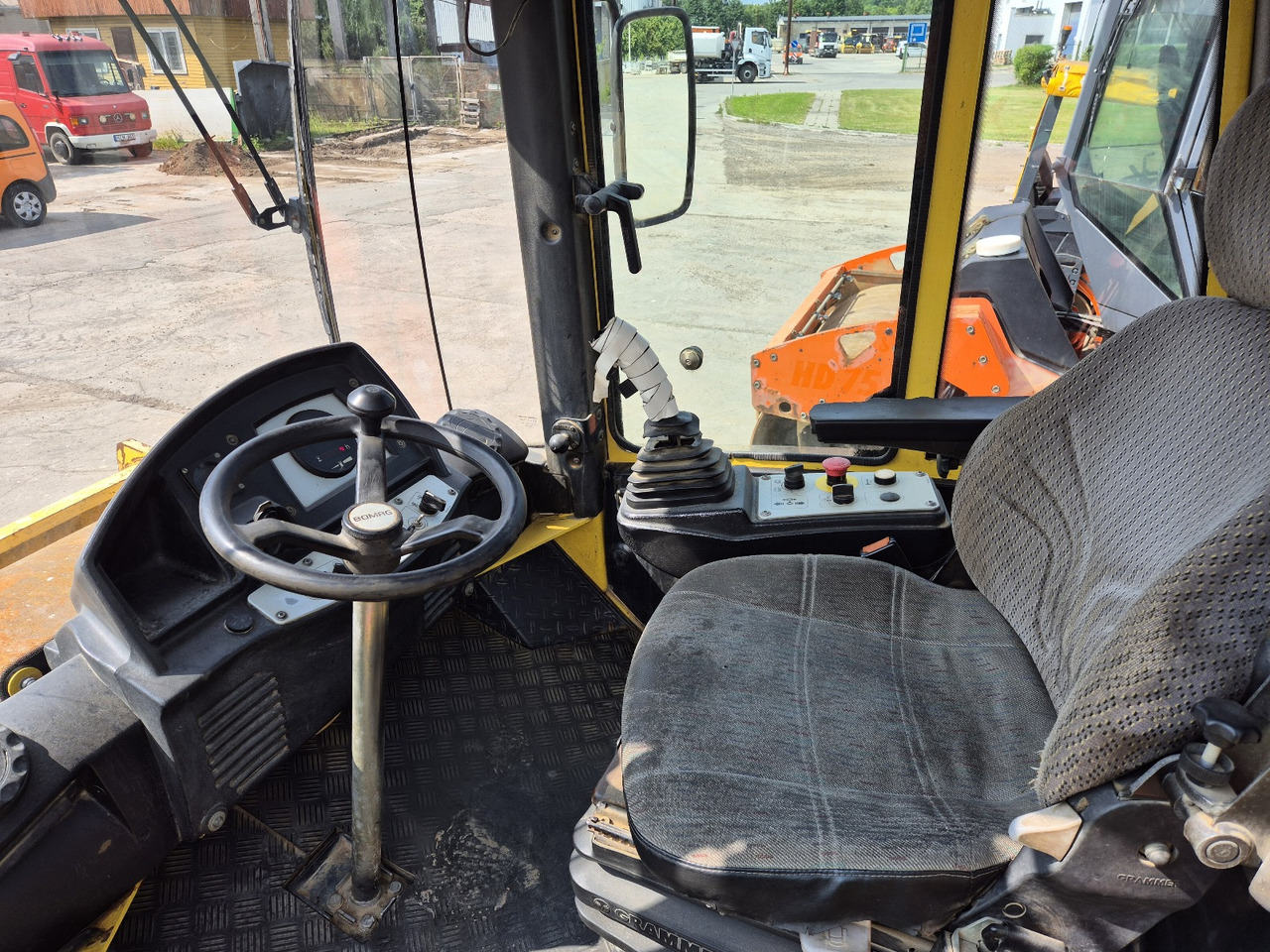 BOMAG BW211 D-4 - 压实机:图5 BOMAG BW211 D-4 - 压实机:图5