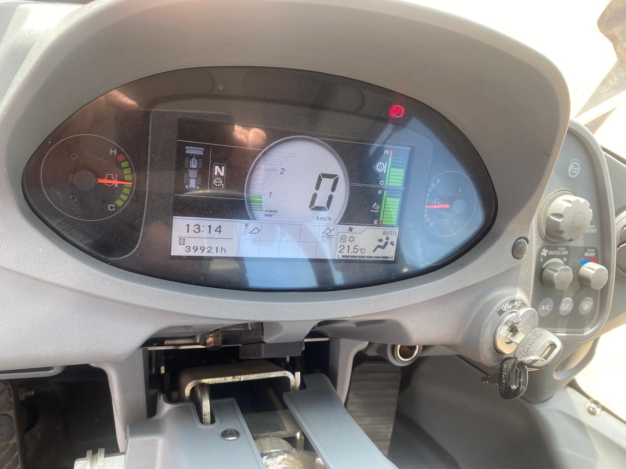 HITACHI ZW250-6 - 轮式装载机:图4 HITACHI ZW250-6 - 轮式装载机:图4