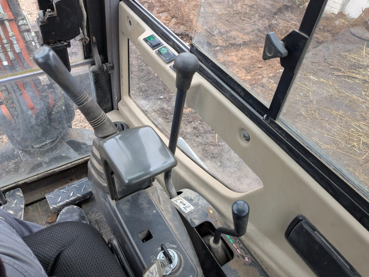 HITACHI ZX25 CLR - 小型挖掘机:图5 HITACHI ZX25 CLR - 小型挖掘机:图5