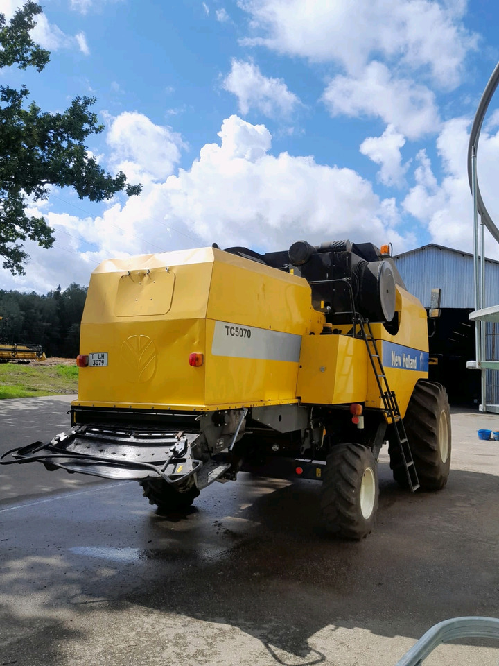 New Holland TC5070 - 联合收割机:图4 New Holland TC5070 - 联合收割机:图4