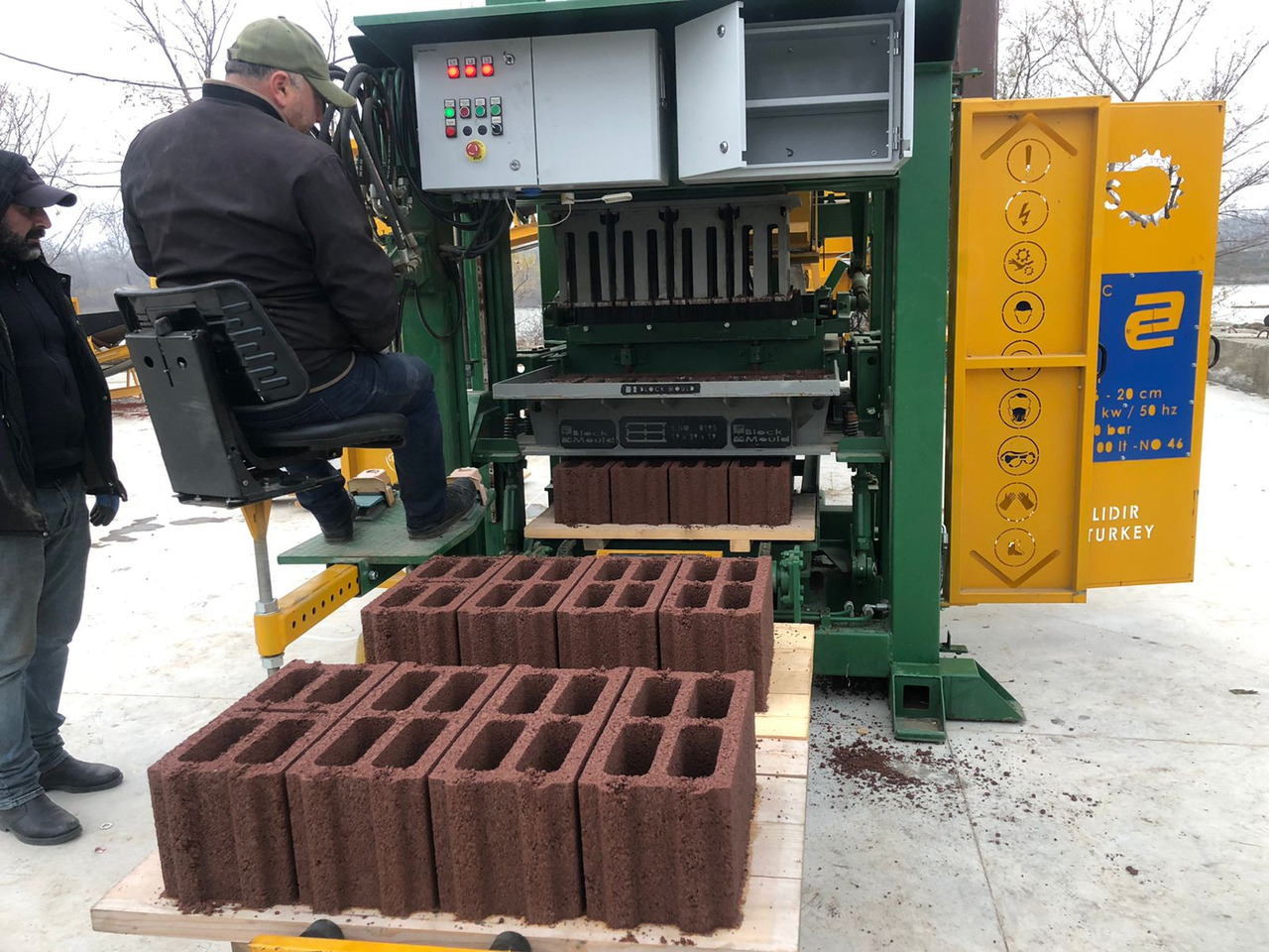 Economic Hollow Block Machine - 砌块机:图2 Economic Hollow Block Machine - 砌块机:图2