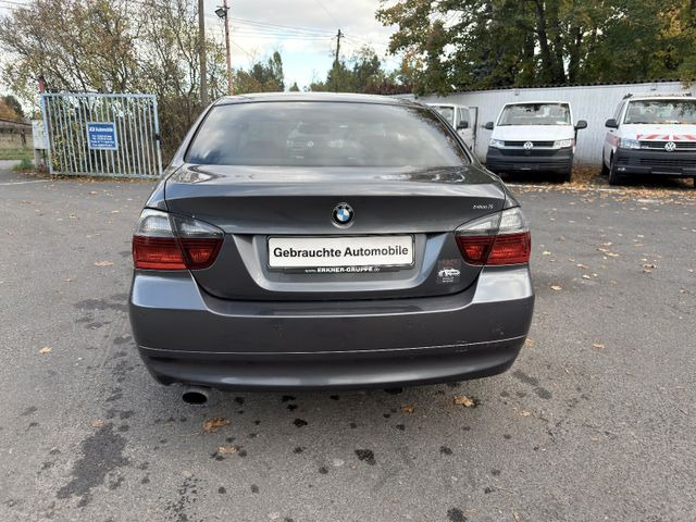 BMW 318 Baureihe 3 Lim. 318i - 轿车:图4 BMW 318 Baureihe 3 Lim. 318i - 轿车:图4