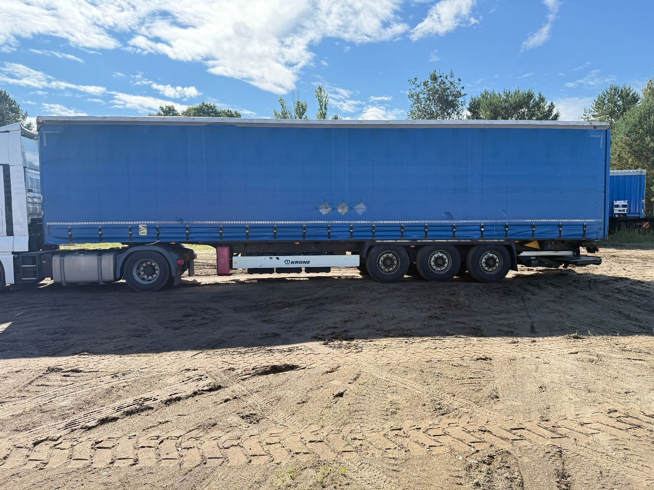 Krone SD mit Faltbare Ladebordwand - 侧帘半拖车:图4 Krone SD mit Faltbare Ladebordwand - 侧帘半拖车:图4