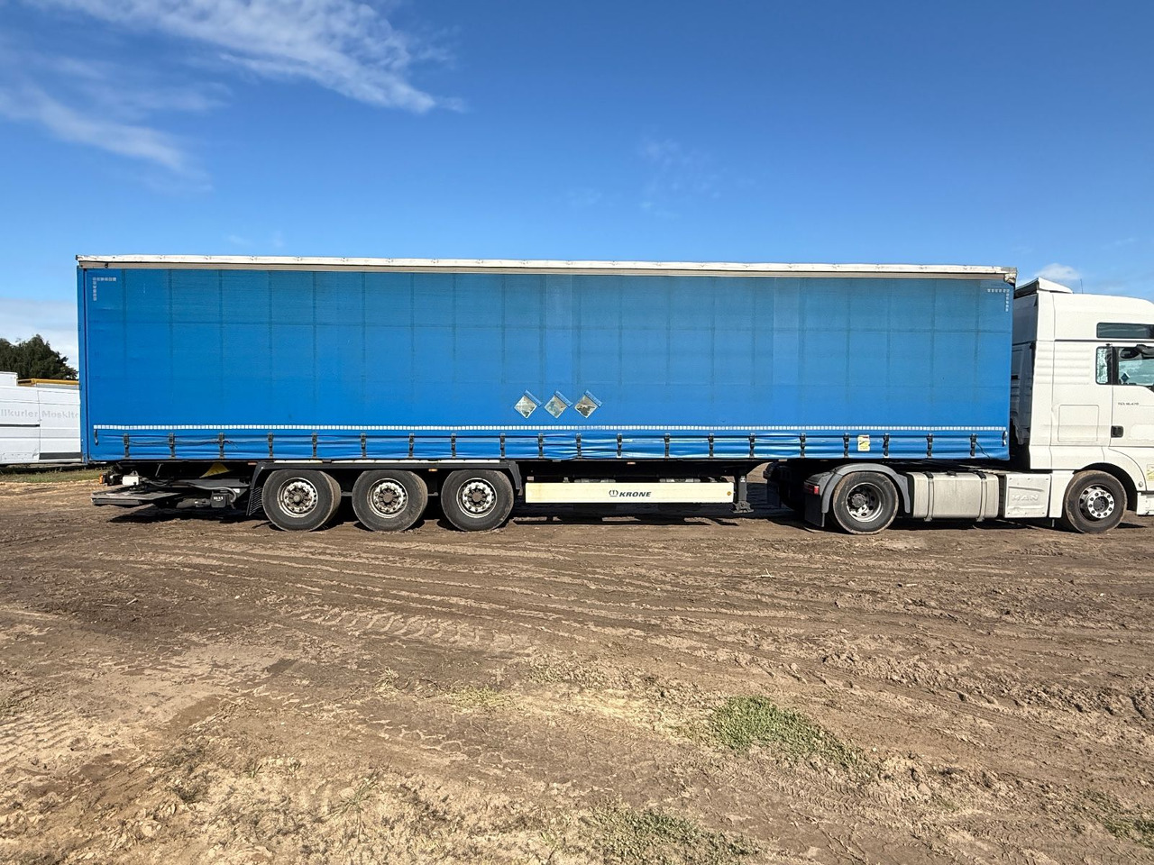 Krone SD mit Faltbare Ladebordwand - 侧帘半拖车:图3 Krone SD mit Faltbare Ladebordwand - 侧帘半拖车:图3