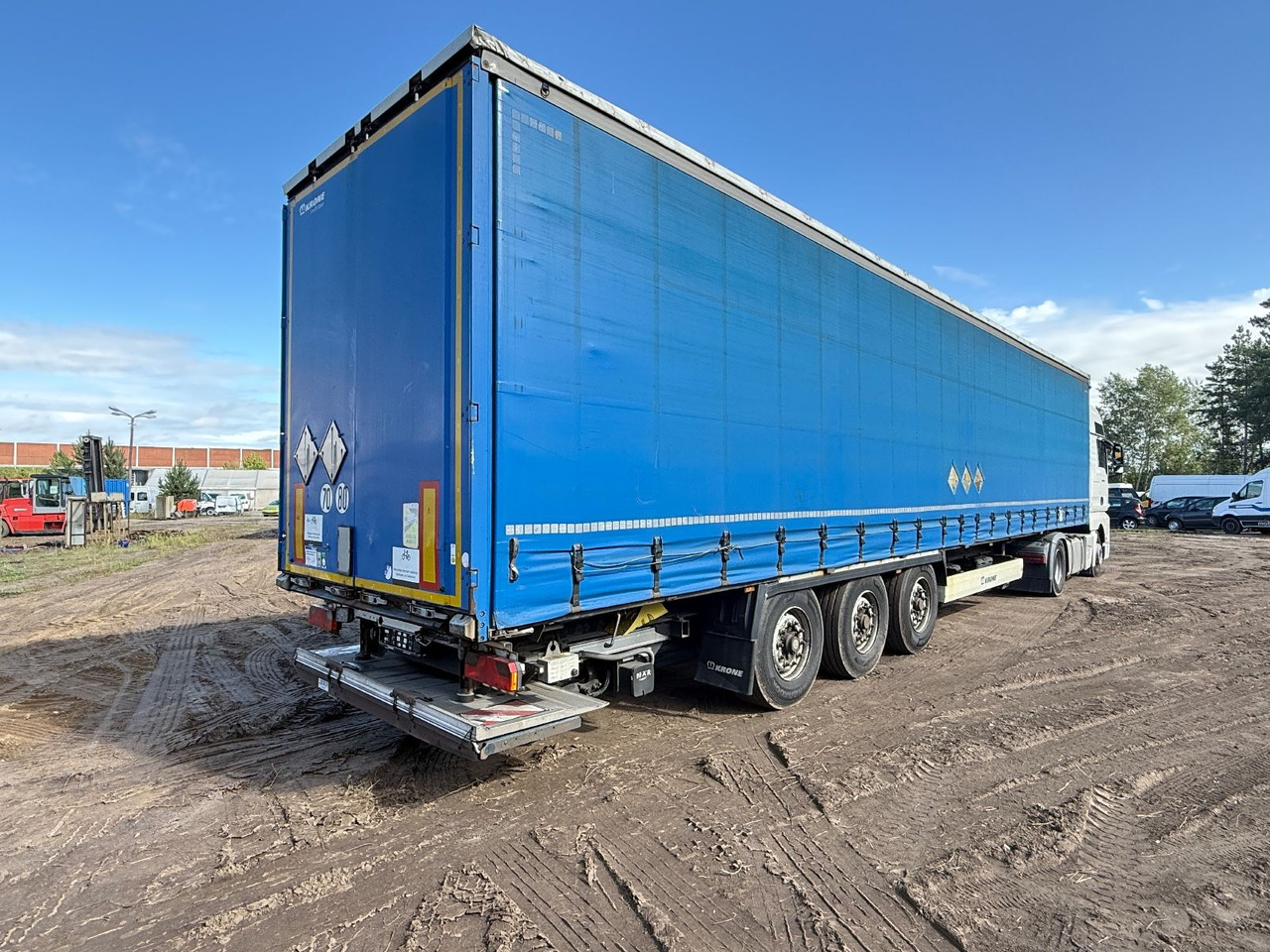 Krone SD mit Faltbare Ladebordwand - 侧帘半拖车:图5 Krone SD mit Faltbare Ladebordwand - 侧帘半拖车:图5