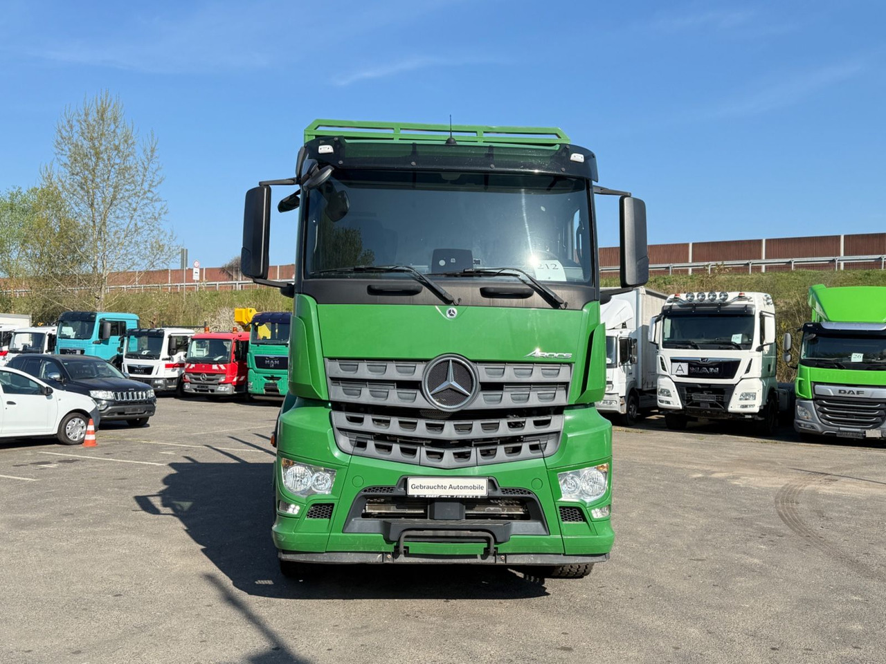 Mercedes-Benz Actros 2571 Holztransporter mit Kran - 木材运输车, 起重车:图1 Mercedes-Benz Actros 2571 Holztransporter mit Kran - 木材运输车, 起重车:图1