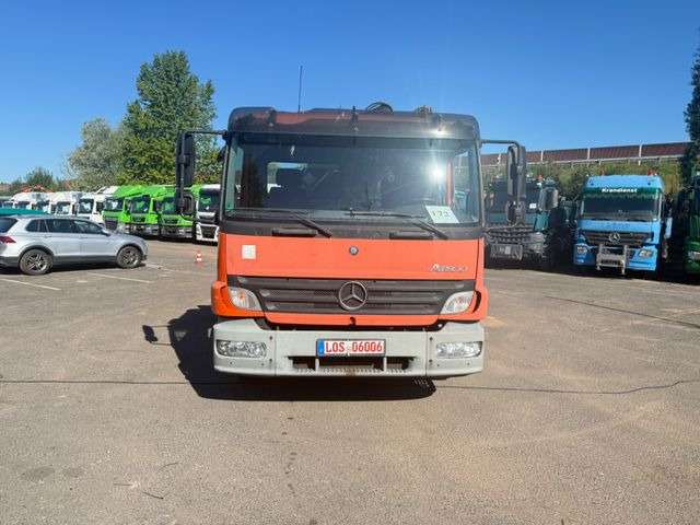 Mercedes-Benz Atego 1223 mit Kran MKG HLK 76 - 栏板式/ 平板卡车, 起重车:图1 Mercedes-Benz Atego 1223 mit Kran MKG HLK 76 - 栏板式/ 平板卡车, 起重车:图1
