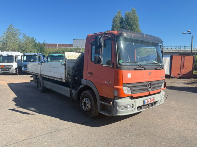 Mercedes-Benz Atego 1223 mit Kran MKG HLK 76 - 栏板式/ 平板卡车, 起重车:图2 Mercedes-Benz Atego 1223 mit Kran MKG HLK 76 - 栏板式/ 平板卡车, 起重车:图2