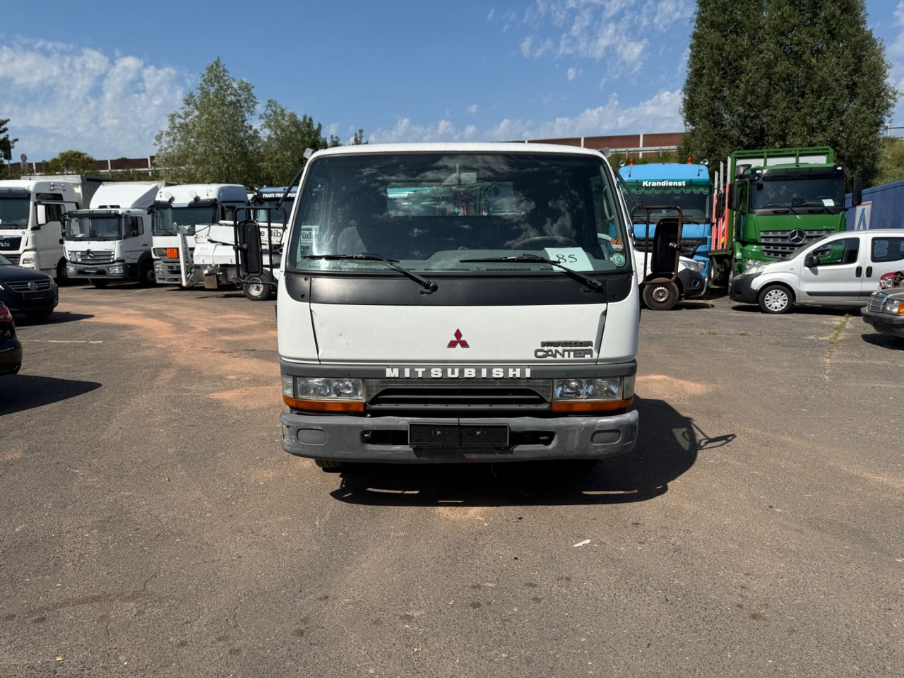 Mitsubishi Intercooler Canter - 翻斗货车:图1 Mitsubishi Intercooler Canter - 翻斗货车:图1