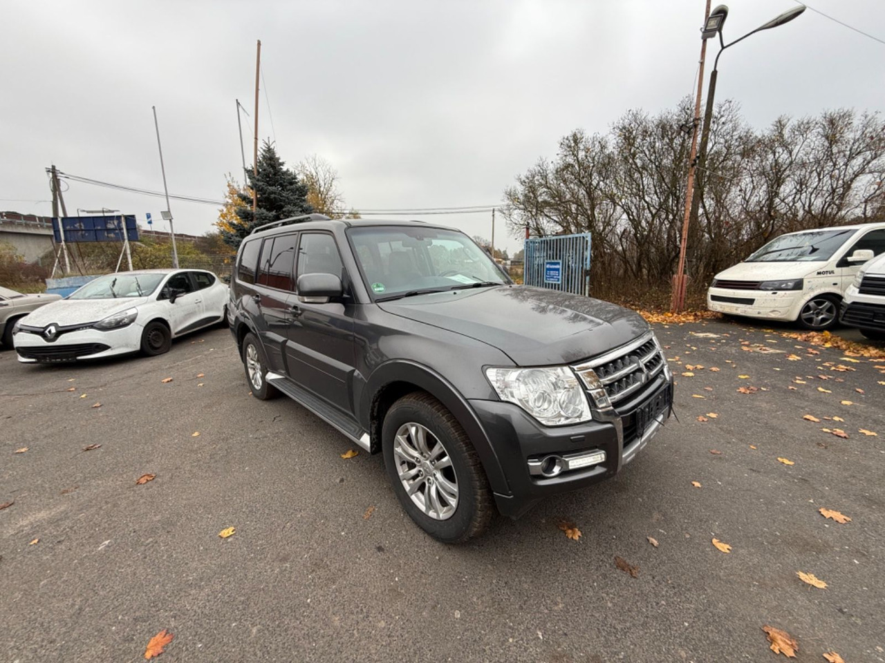 Mitsubishi Pajero 3,2 DI-D Edition 100 - 越野车:图2 Mitsubishi Pajero 3,2 DI-D Edition 100 - 越野车:图2