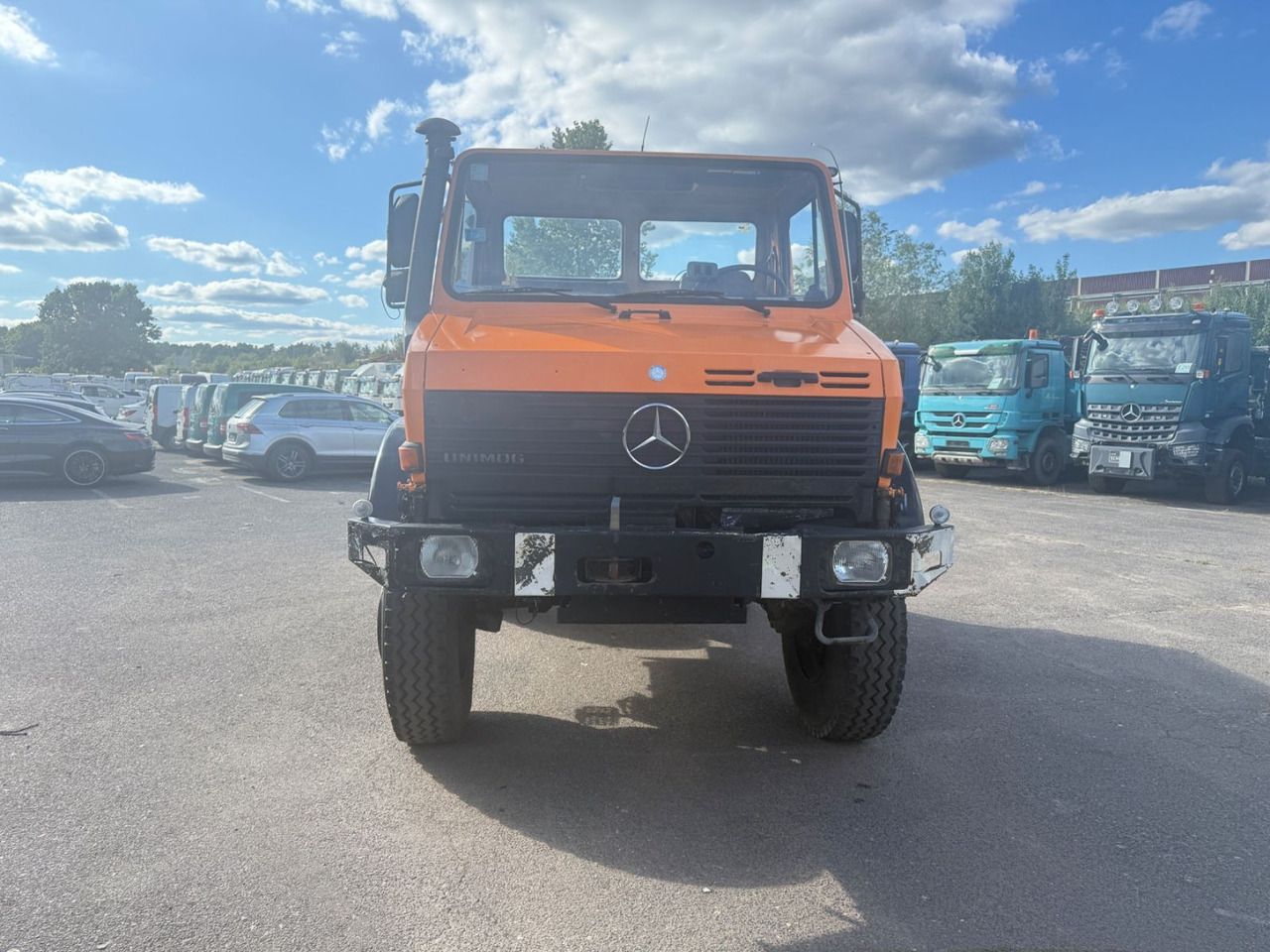 Unimog 2100 4x4 - 栏板式/ 平板卡车:图2 Unimog 2100 4x4 - 栏板式/ 平板卡车:图2