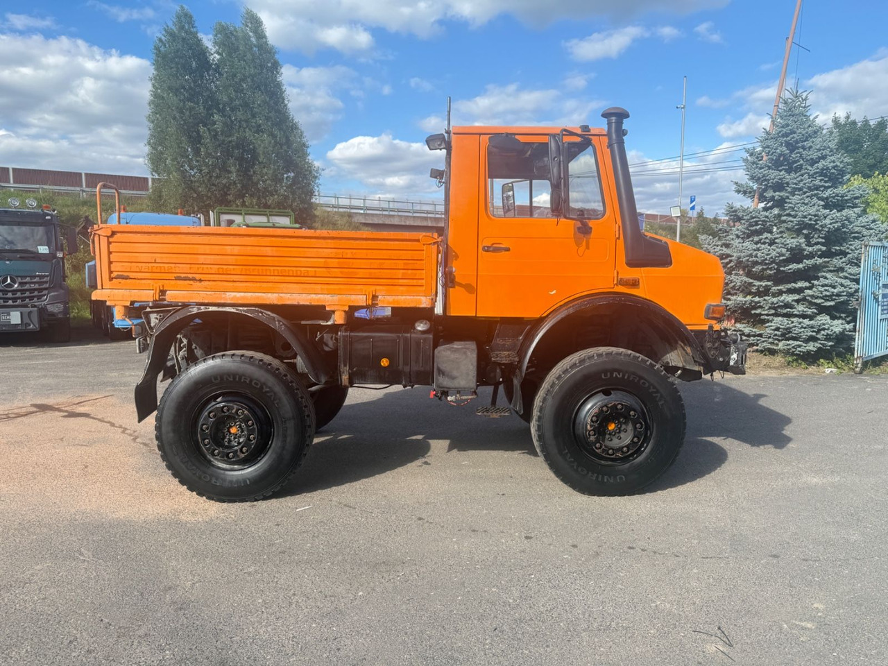 Unimog 2100 4x4 - 栏板式/ 平板卡车:图5 Unimog 2100 4x4 - 栏板式/ 平板卡车:图5