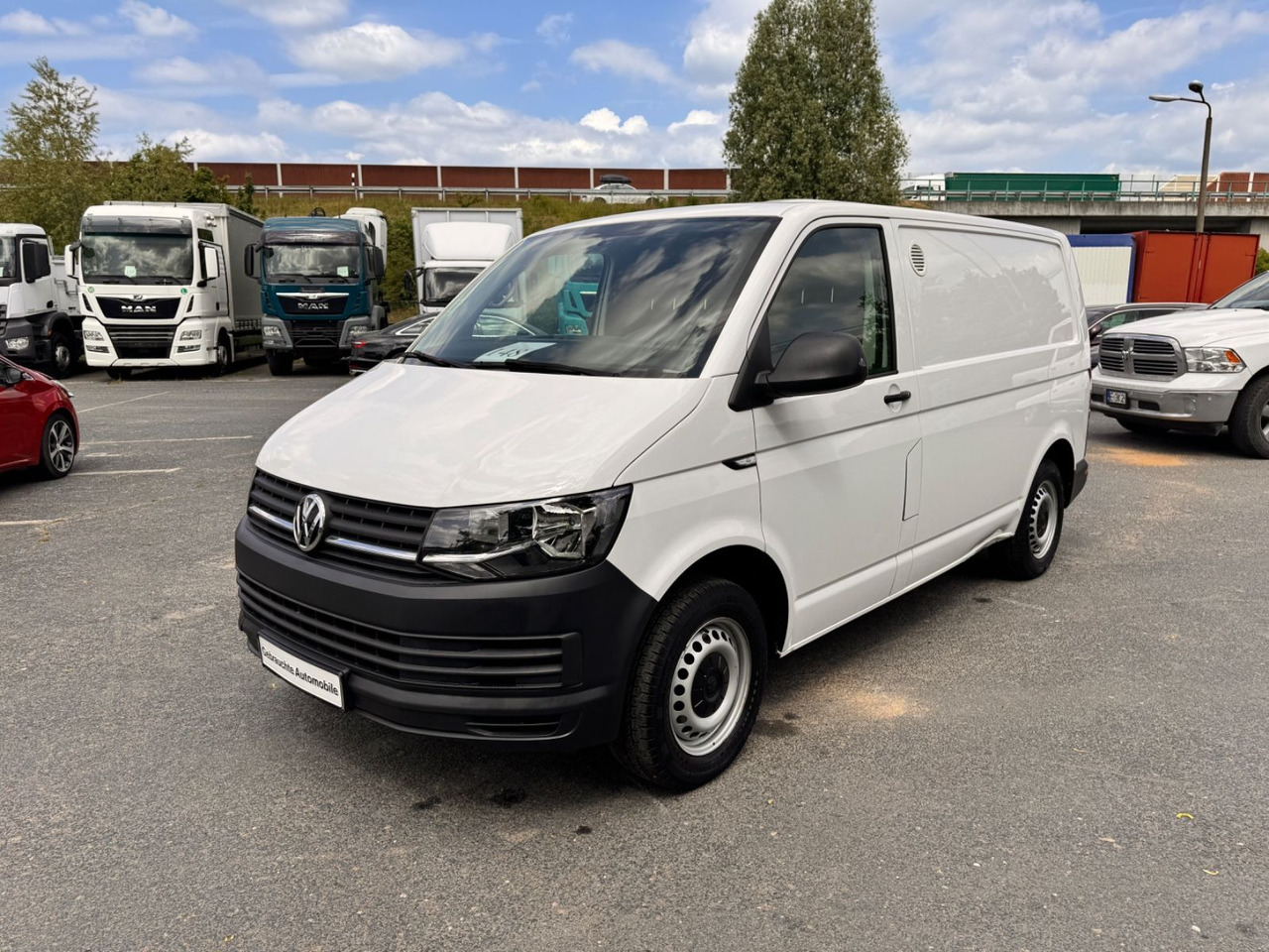 Volkswagen T6 Transporter 2.0 TDI 49 tkm - 紧凑型面包车:图3 Volkswagen T6 Transporter 2.0 TDI 49 tkm - 紧凑型面包车:图3