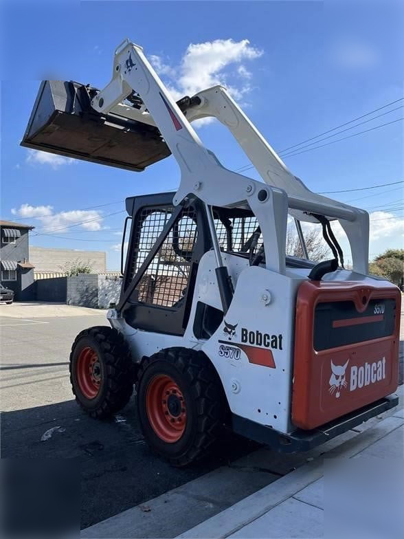 BOBCAT S590 - 滑移装载机:图2 BOBCAT S590 - 滑移装载机:图2