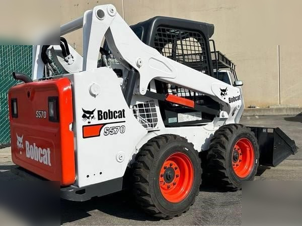 BOBCAT S590 - 滑移装载机:图2 BOBCAT S590 - 滑移装载机:图2