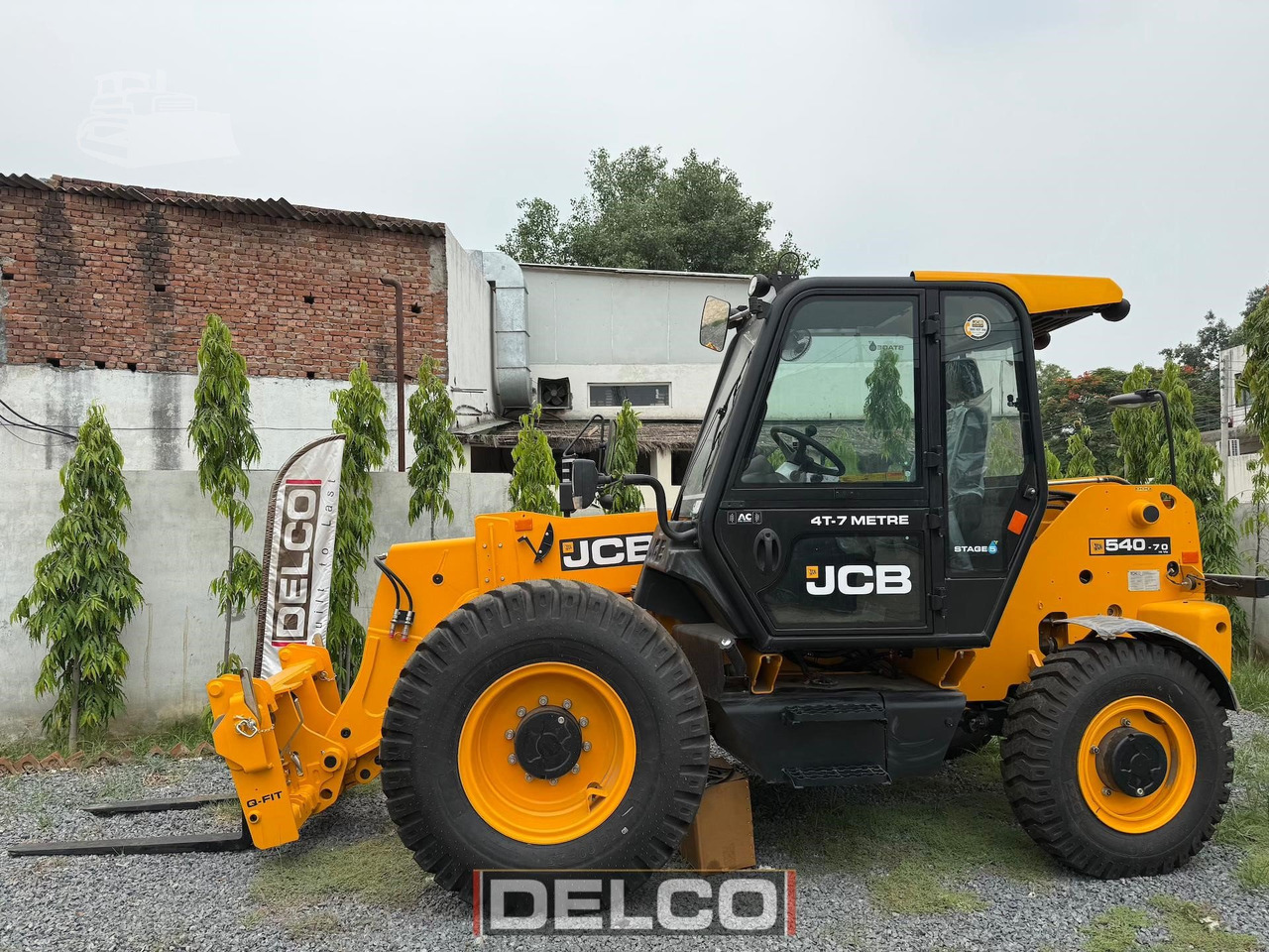 JCB 540-70 - 伸缩臂叉装车:图1 JCB 540-70 - 伸缩臂叉装车:图1