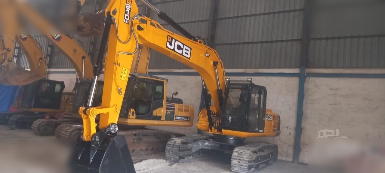JCB JS210 LC - 履带式挖掘机:图1 JCB JS210 LC - 履带式挖掘机:图1