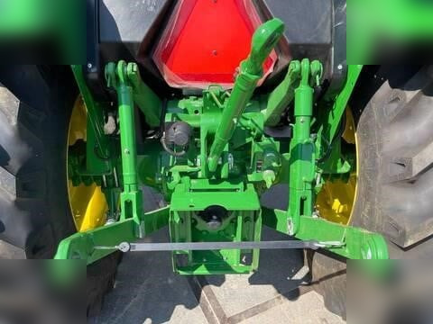 JOHN DEERE 5210 - 紧凑型拖拉机:图5 JOHN DEERE 5210 - 紧凑型拖拉机:图5