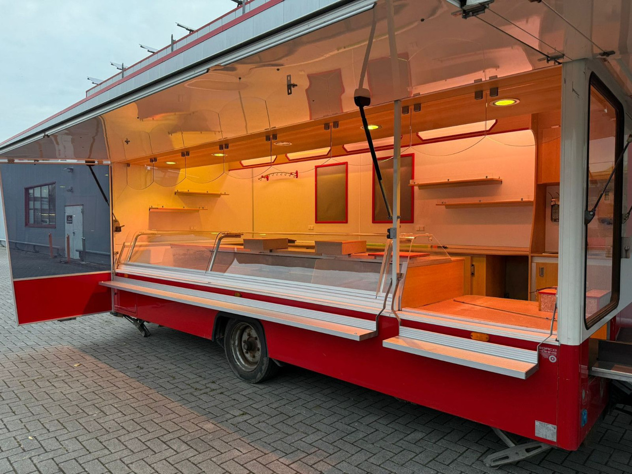 Borco-Höhns Borco Höhns Verkaufsanhänger - 自动售货拖车:图2 Borco-Höhns Borco Höhns Verkaufsanhänger - 自动售货拖车:图2