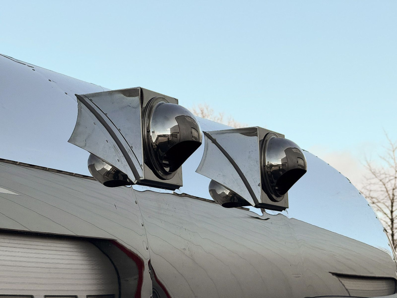 Esselmann Delistar Foodtruck 6000 ähn. Airstream - 自动售货拖车:图5 Esselmann Delistar Foodtruck 6000 ähn. Airstream - 自动售货拖车:图5