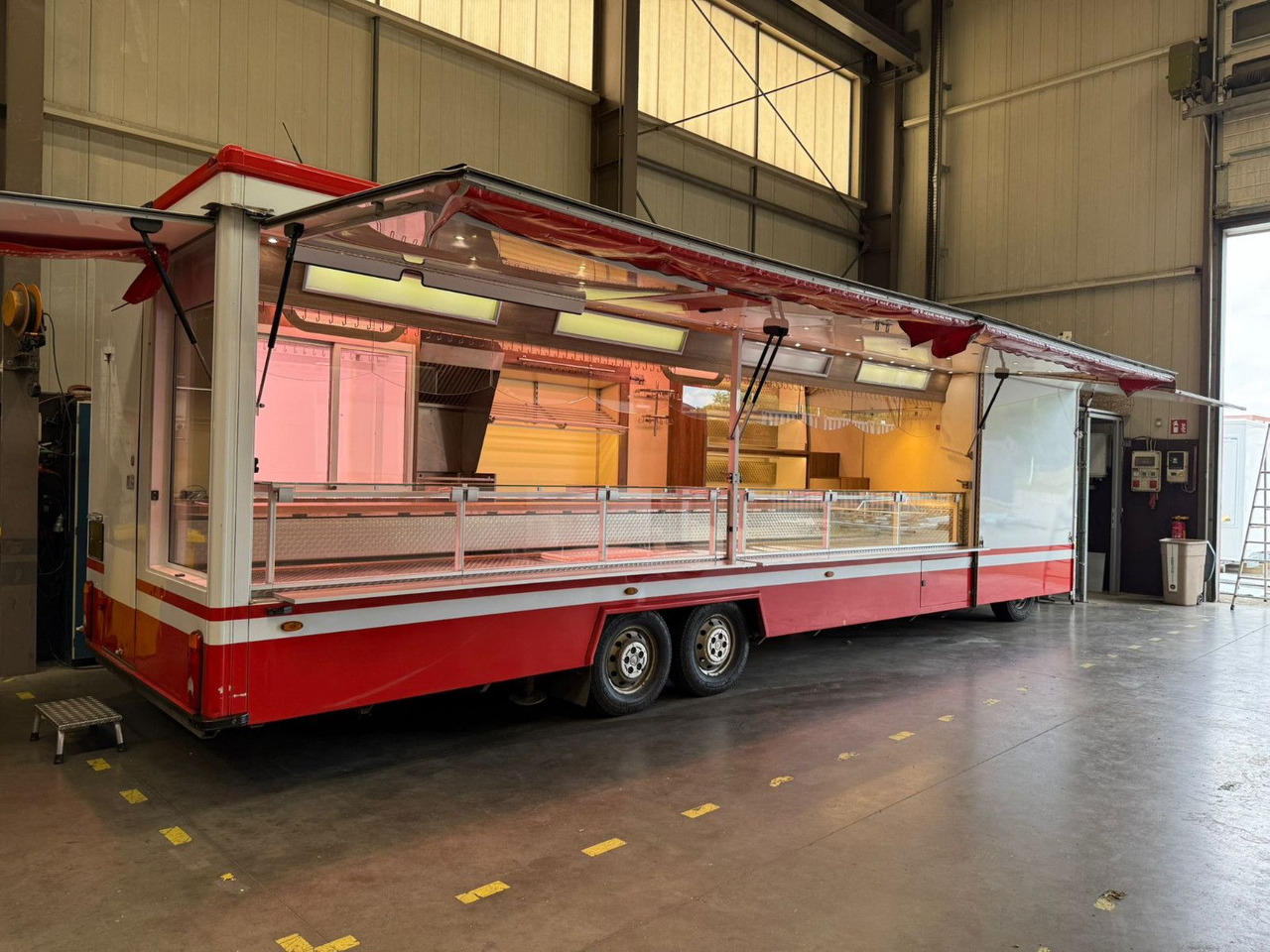 Fiat ESSELMANN Verkaufsfahrzeug  ähn. Borco - 自动售货卡车:图1 Fiat ESSELMANN Verkaufsfahrzeug  ähn. Borco - 自动售货卡车:图1