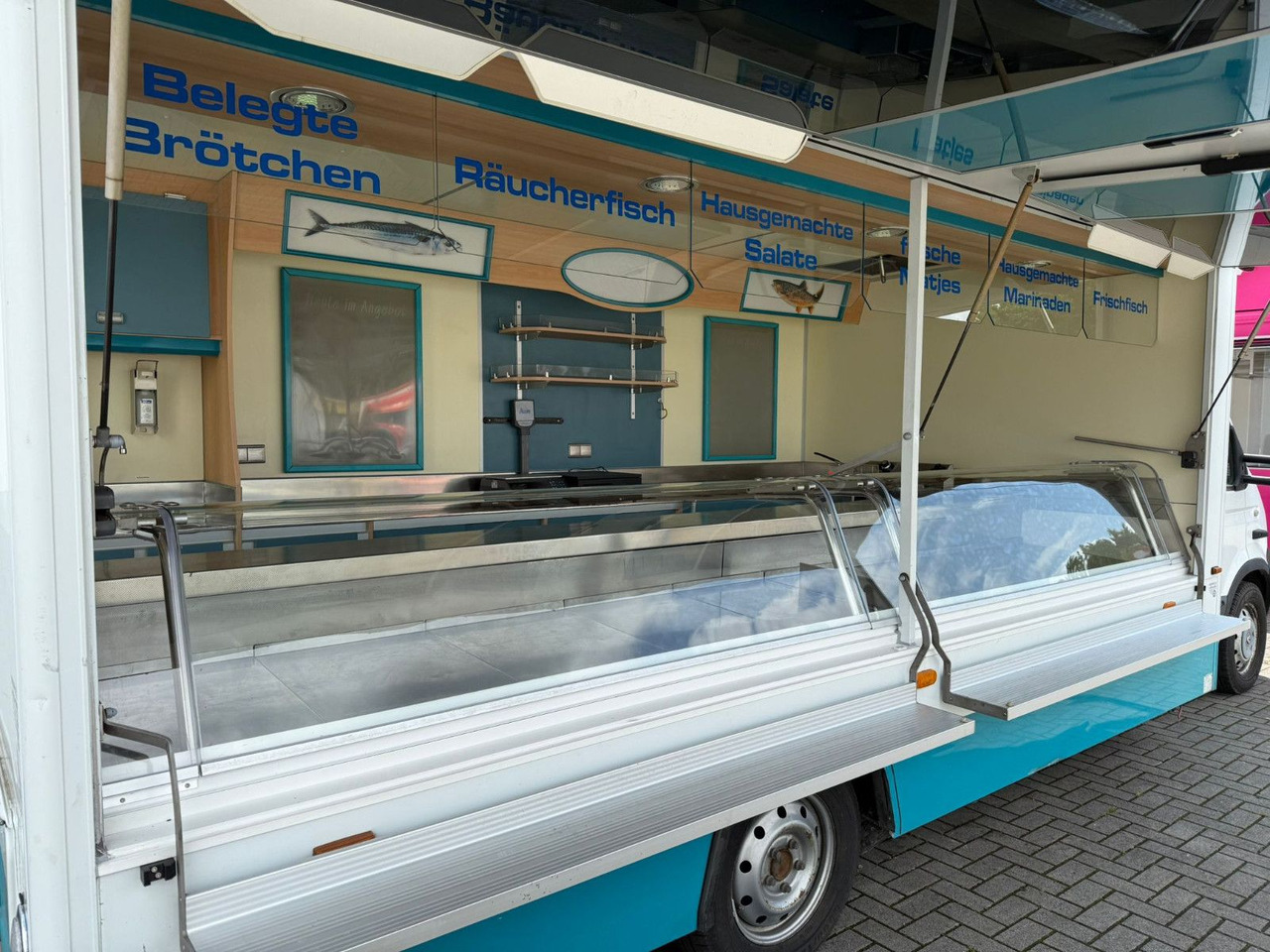 Renault Borco Höhns Fischmobil - 自动售货卡车:图2 Renault Borco Höhns Fischmobil - 自动售货卡车:图2