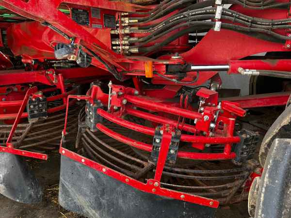 Grimme REXOR 6300 Platinum - 甜菜收割机:图5 Grimme REXOR 6300 Platinum - 甜菜收割机:图5