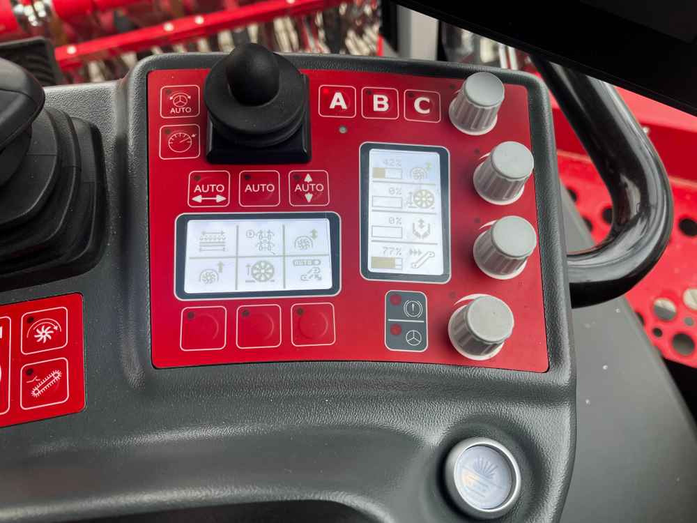 Grimme REXOR 6300 Platinum - 甜菜收割机:图3 Grimme REXOR 6300 Platinum - 甜菜收割机:图3