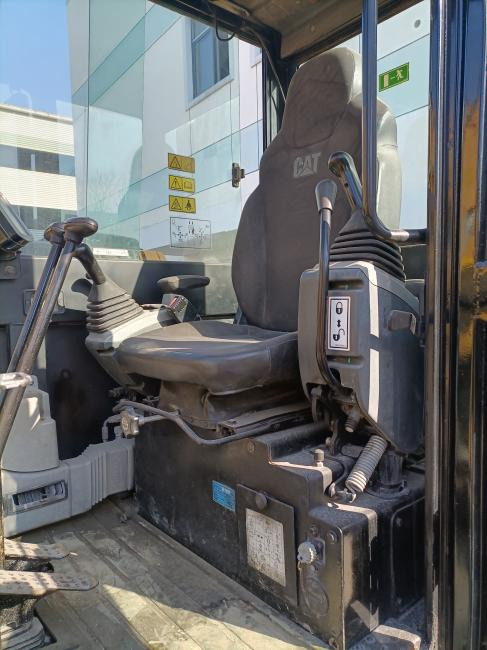 CAT 306E - 履带式挖掘机:图3 CAT 306E - 履带式挖掘机:图3