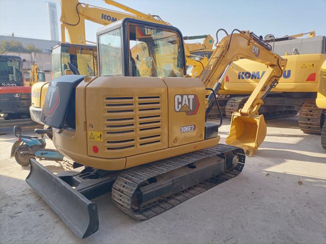 CAT 306E - 小型挖掘机:图1 CAT 306E - 小型挖掘机:图1