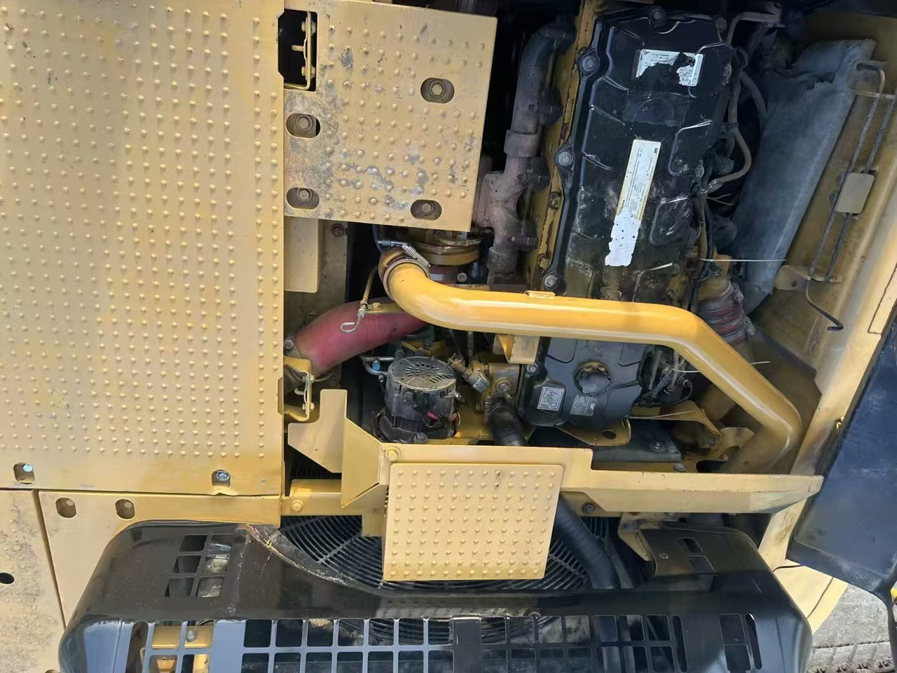 CAT 330D - 履带式挖掘机:图2 CAT 330D - 履带式挖掘机:图2