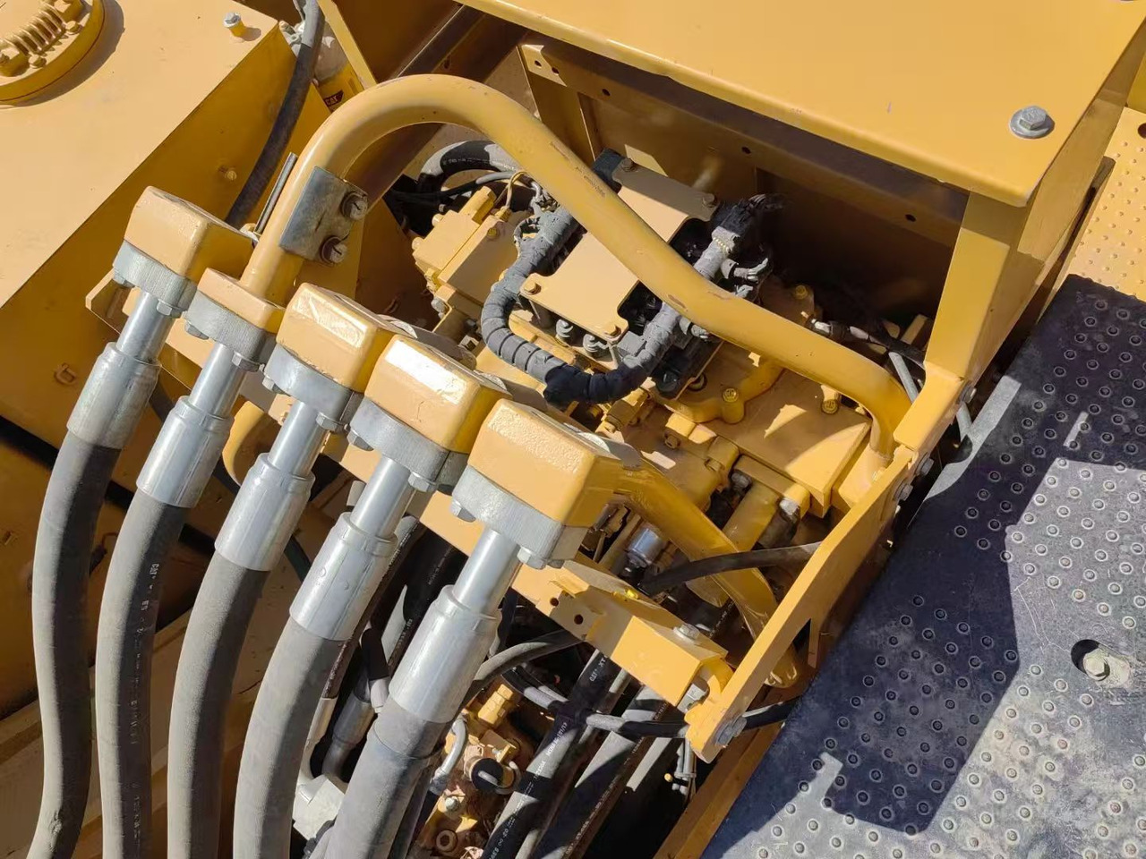 CAT 390F - 履带式挖掘机:图3 CAT 390F - 履带式挖掘机:图3