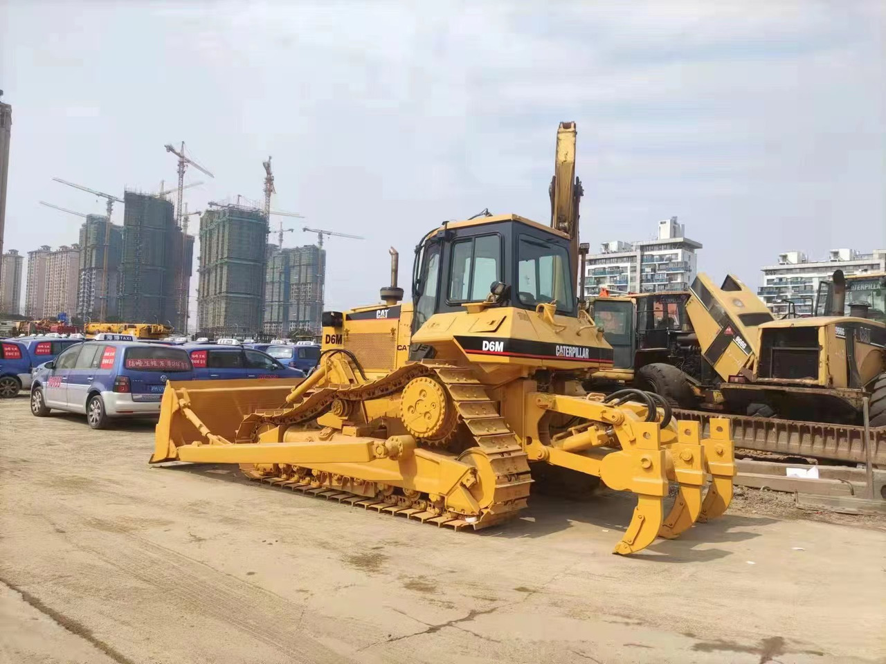CAT D6M - 推土机:图2 CAT D6M - 推土机:图2