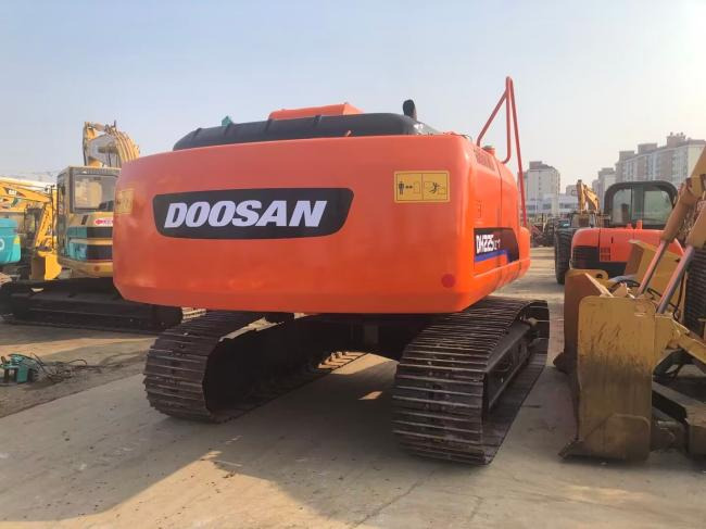 DOOSAN DH225 - 履带式挖掘机:图3 DOOSAN DH225 - 履带式挖掘机:图3