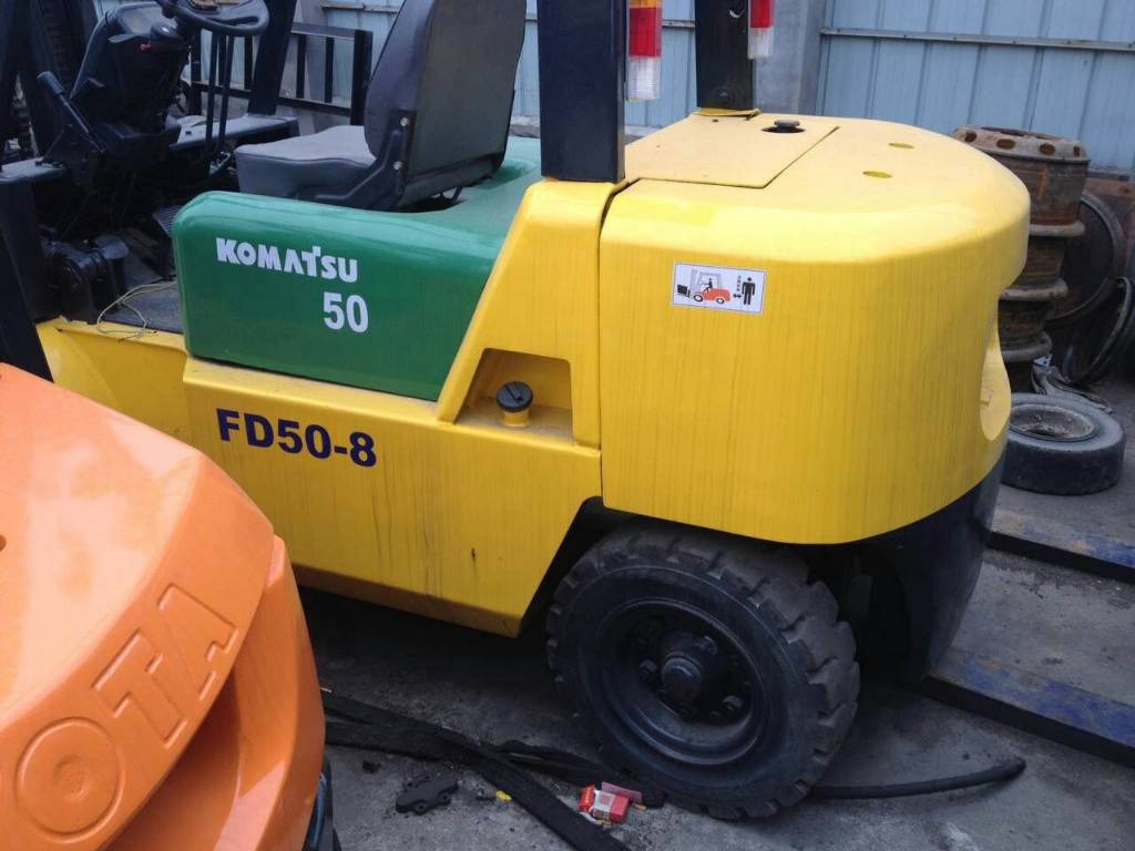 Komatsu FD50 - 前移式叉车:图1 Komatsu FD50 - 前移式叉车:图1