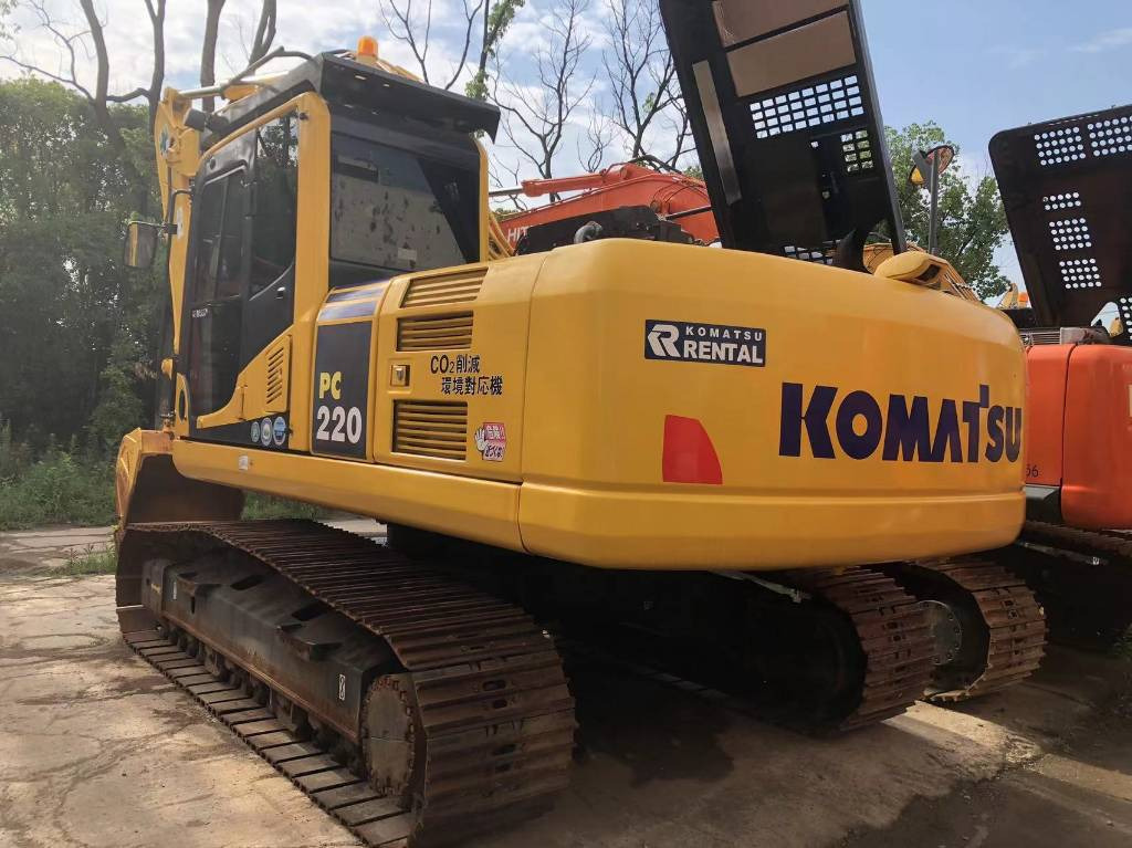 Komatsu PC220-8  - 履带式挖掘机:图1 Komatsu PC220-8  - 履带式挖掘机:图1